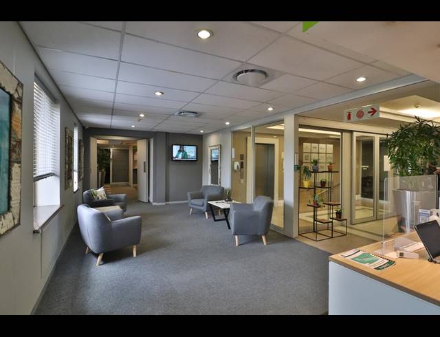 23M² SERVICED OFFICE TO LET IN FOURWAYS